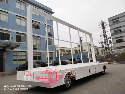 2.2噸固定式LED廣告拖車(chē)3I.jpg