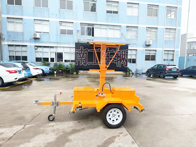 0.5噸小型LED交通誘導屏道路指示牌交通警示工具拖車1I.jpg