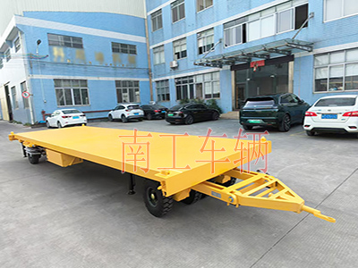 10噸平板拖車帶液壓支腿伸縮梯工具車3I.jpg